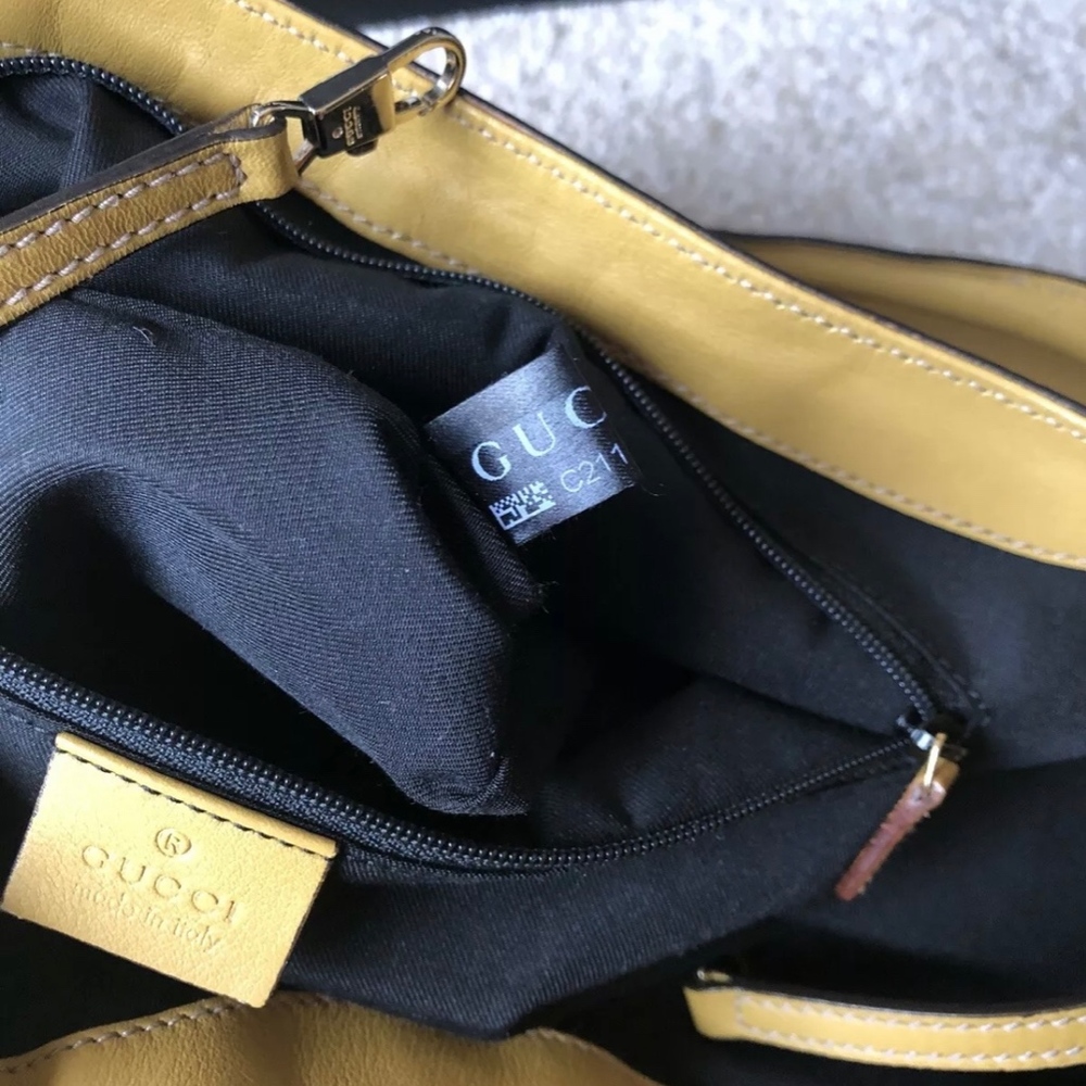 Genuine Large Gucci Leather Shoulder Bag - Picture 8 of 8